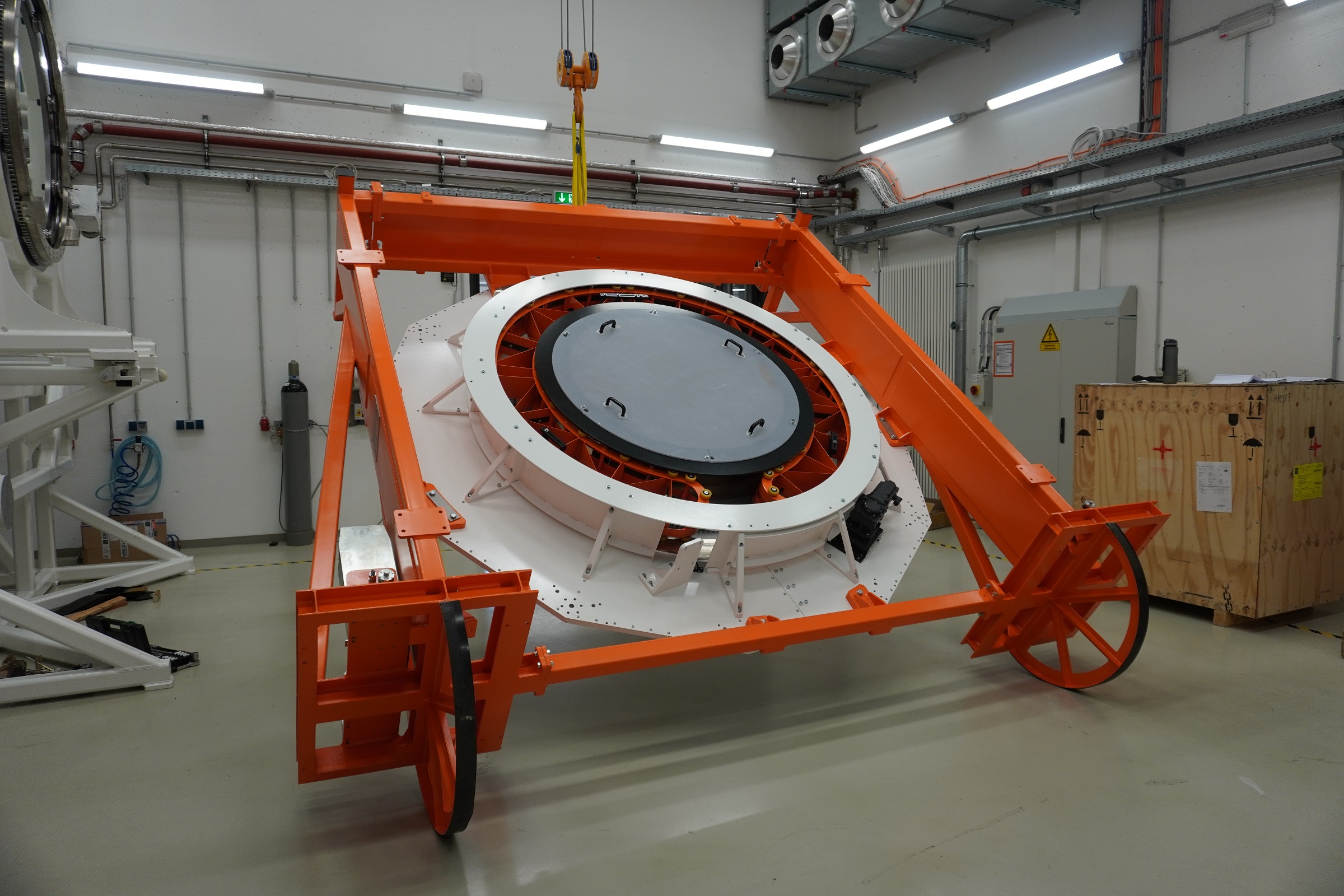 CaCW in its (orange) handling frame 